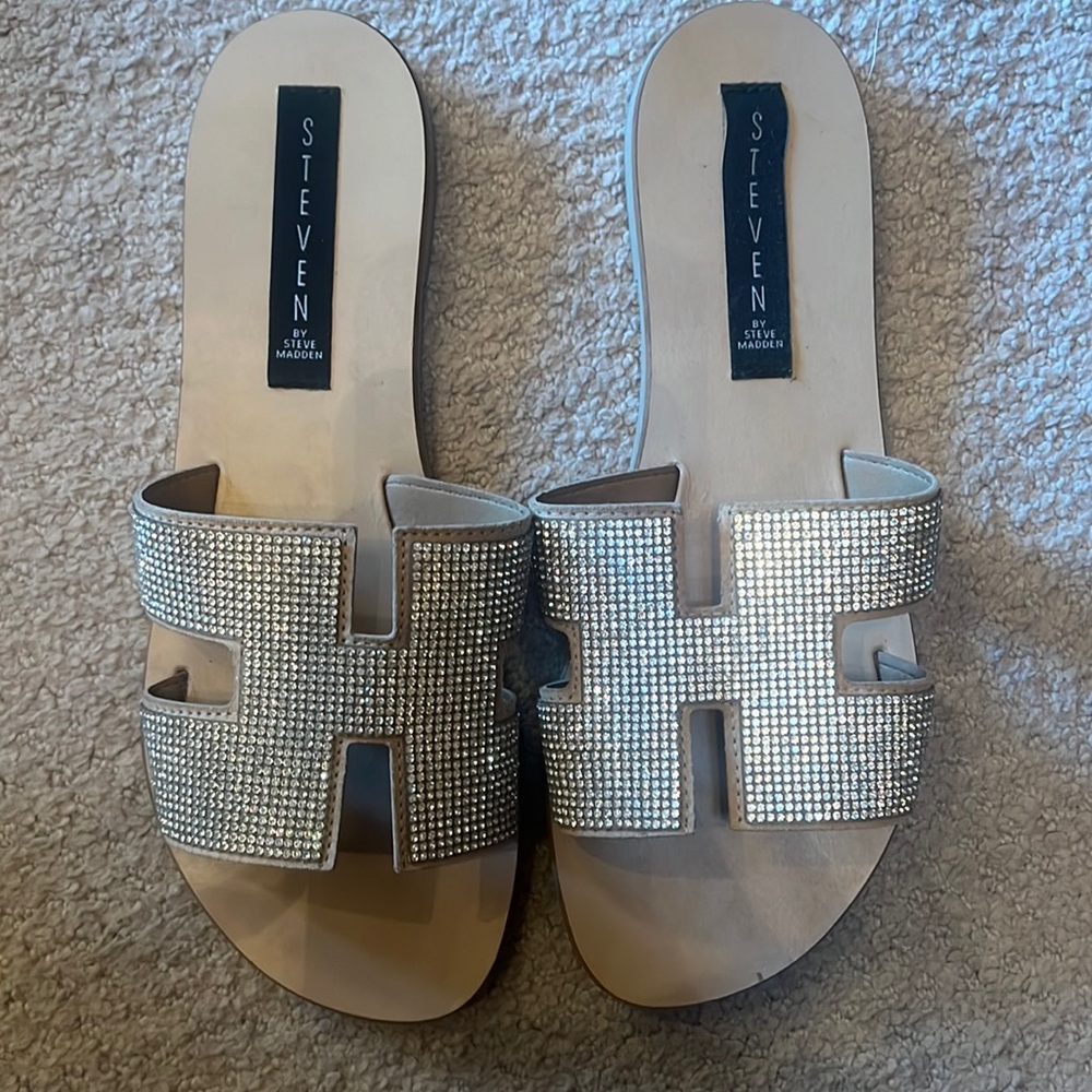 Rhinestone slides 8.5